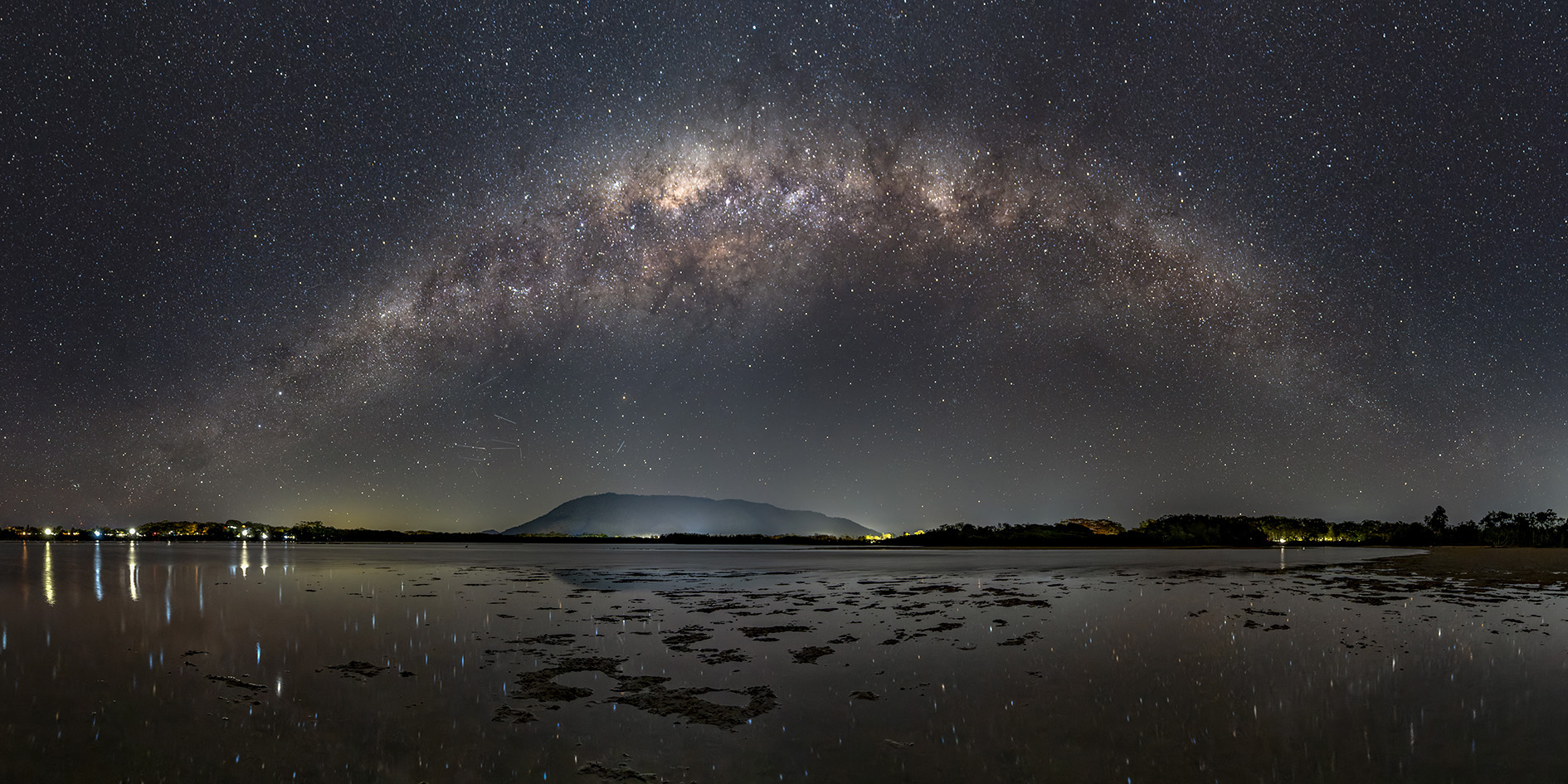 Gogleys Lagoon Astro 11-10-25 (13) 2x1